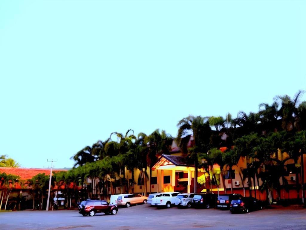Augusta Pelabuhan Ratu Hotel Sukabumi Exterior foto
