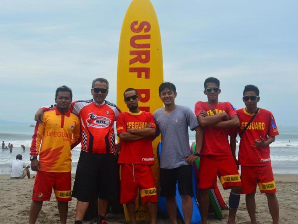 Augusta Pelabuhan Ratu Hotel Sukabumi Exterior foto