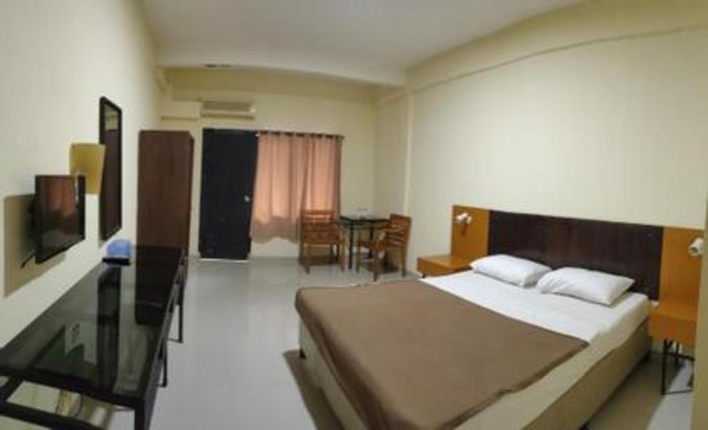 Augusta Pelabuhan Ratu Hotel Sukabumi Exterior foto