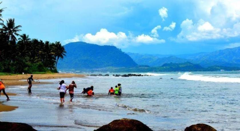 Augusta Pelabuhan Ratu Hotel Sukabumi Exterior foto