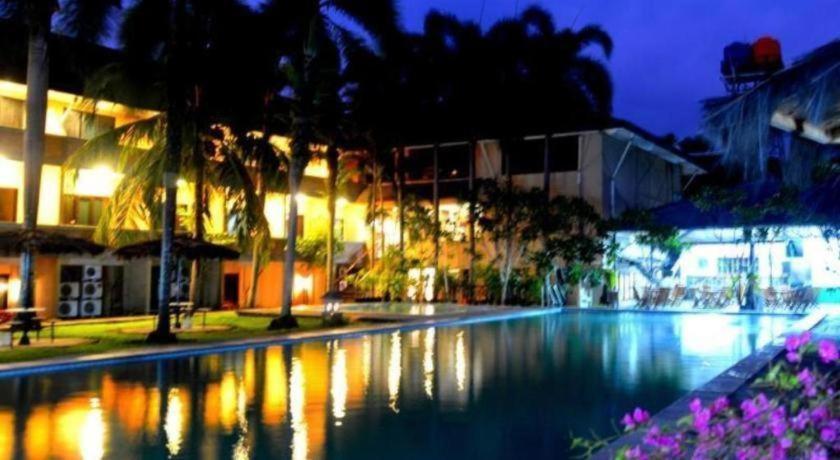 Augusta Pelabuhan Ratu Hotel Sukabumi Exterior foto