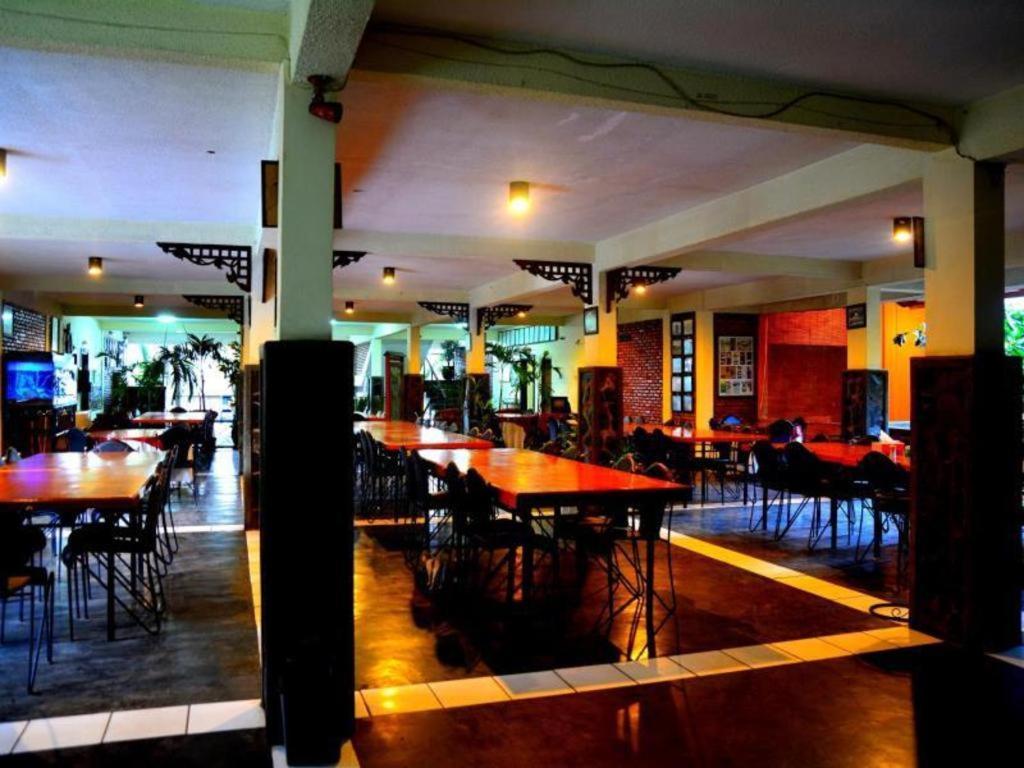 Augusta Pelabuhan Ratu Hotel Sukabumi Exterior foto