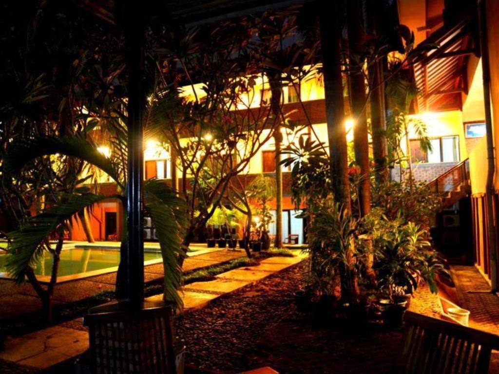 Augusta Pelabuhan Ratu Hotel Sukabumi Exterior foto