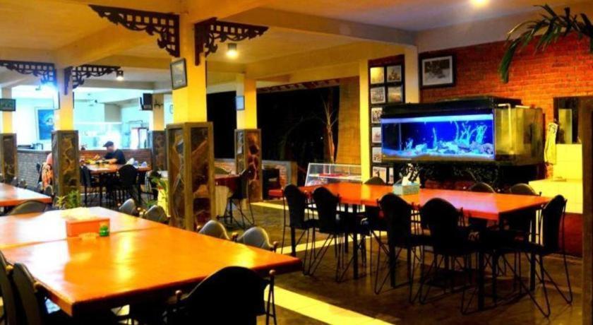 Augusta Pelabuhan Ratu Hotel Sukabumi Exterior foto