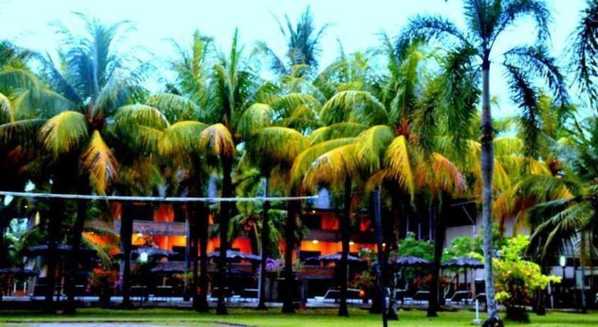 Augusta Pelabuhan Ratu Hotel Sukabumi Exterior foto