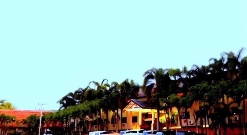 Augusta Pelabuhan Ratu Hotel Sukabumi Exterior foto