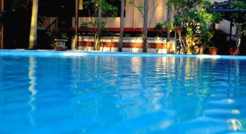 Augusta Pelabuhan Ratu Hotel Sukabumi Exterior foto