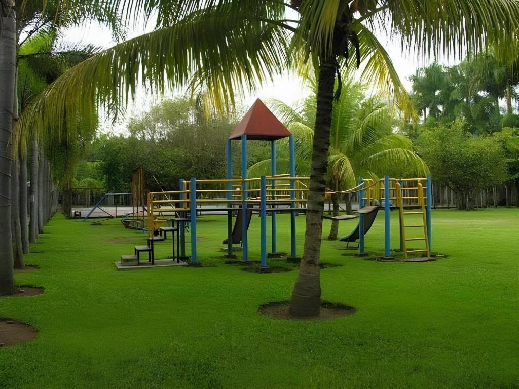 Augusta Pelabuhan Ratu Hotel Sukabumi Exterior foto