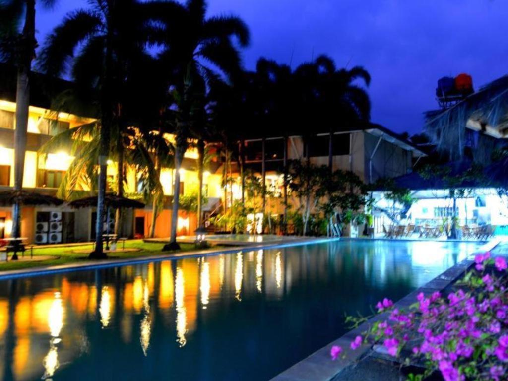Augusta Pelabuhan Ratu Hotel Sukabumi Exterior foto